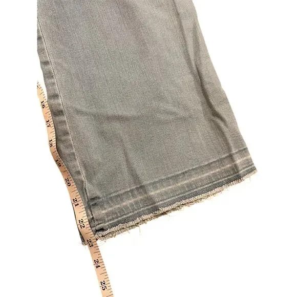 J. Jill Full Leg High Rise Patch Pocket Cropped Light Wash Denim Jeans, 6. - Picture 7 of 8